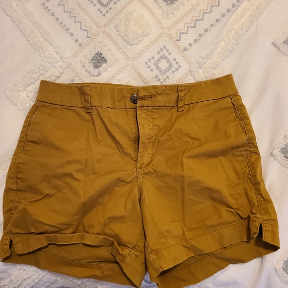 Mustard colored Old Navy shorts, size 6 - Picture 1 of 3
